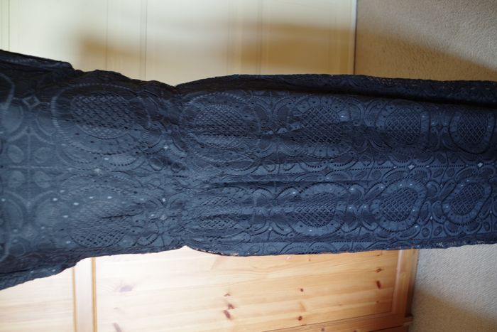 Iska London- Robe longue, dentelle noire T. 42 - photo numéro 2