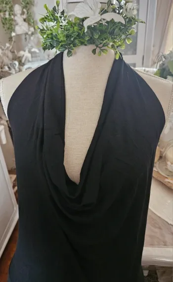 Robe longue noire dos nu Taille 38/40 Neuve