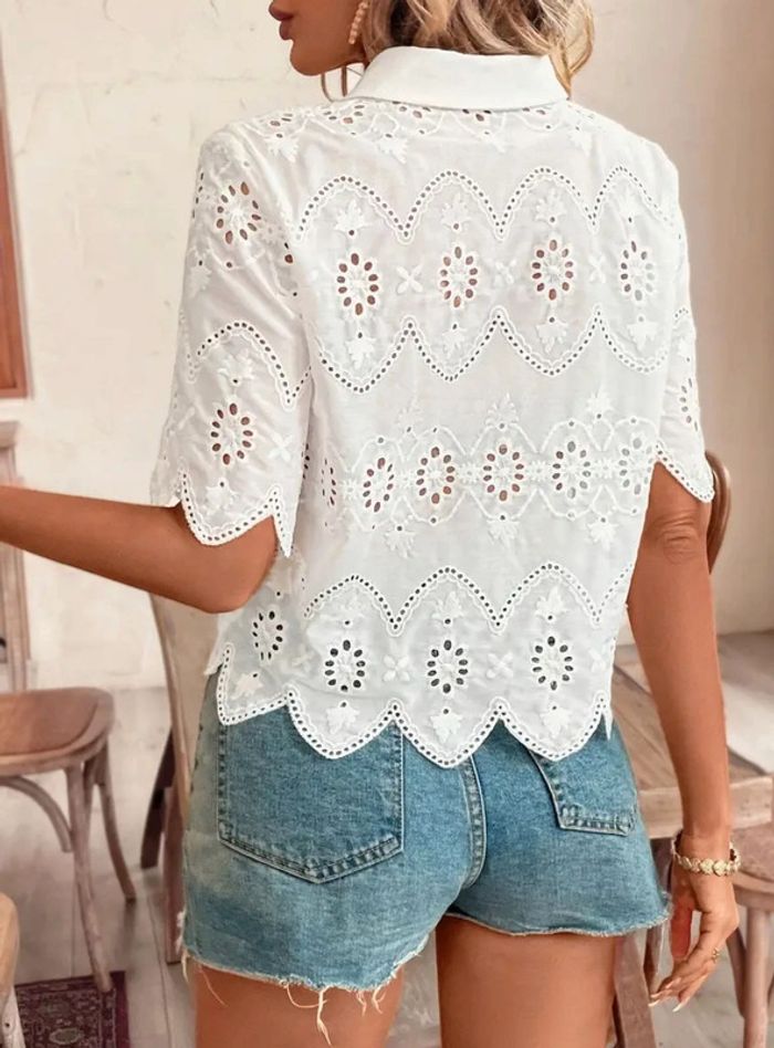 Haut blanc broderie , neuf , idée cadeau, femme , taille M - photo numéro 2