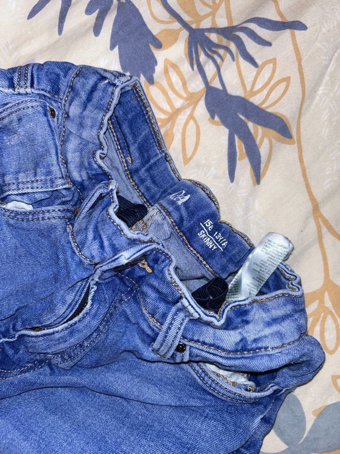 Jean troué c&a - photo numéro 3