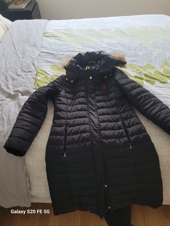 Je mis en vente  une belle doudoune très bonne état très peu porté