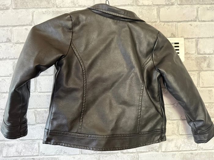 Manteau imitation cuir fille 4 ans - photo numéro 3