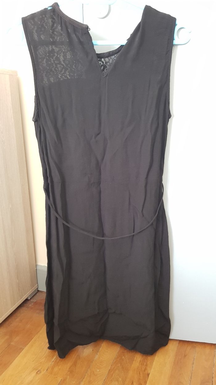 Robe noire - photo numéro 2