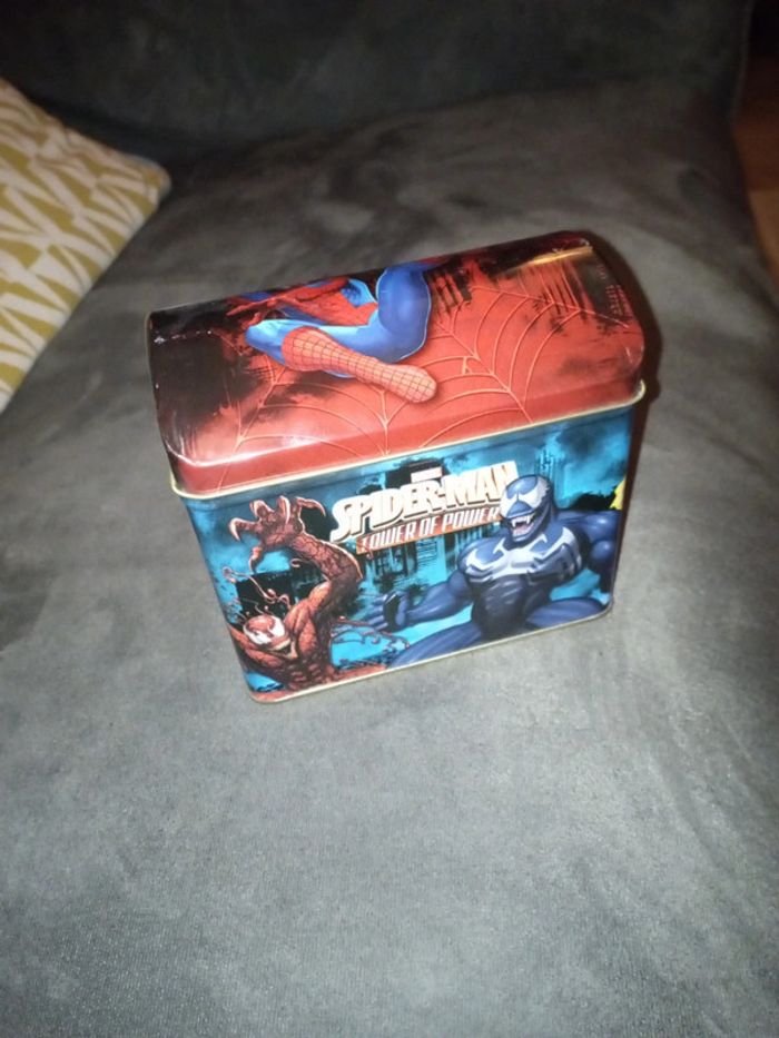 Boîte métal Spiderman