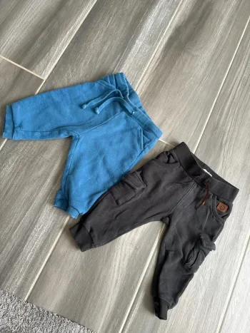 Lot 2 pantalons 6 mois