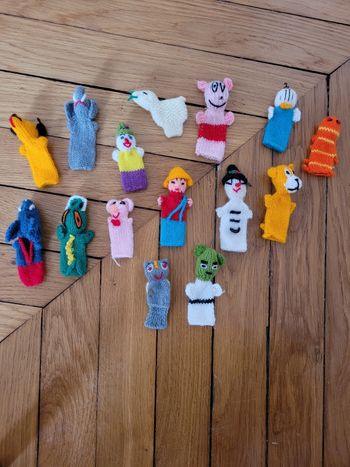 Lot de 15 marionnettes à doigt