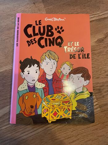 Livre La bibliothèque Rose Le club des cinq et le trésor de l’île