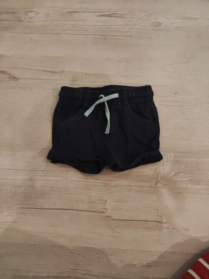 Short 3 mois