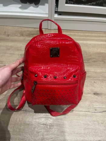 Petit sac à dos rouge