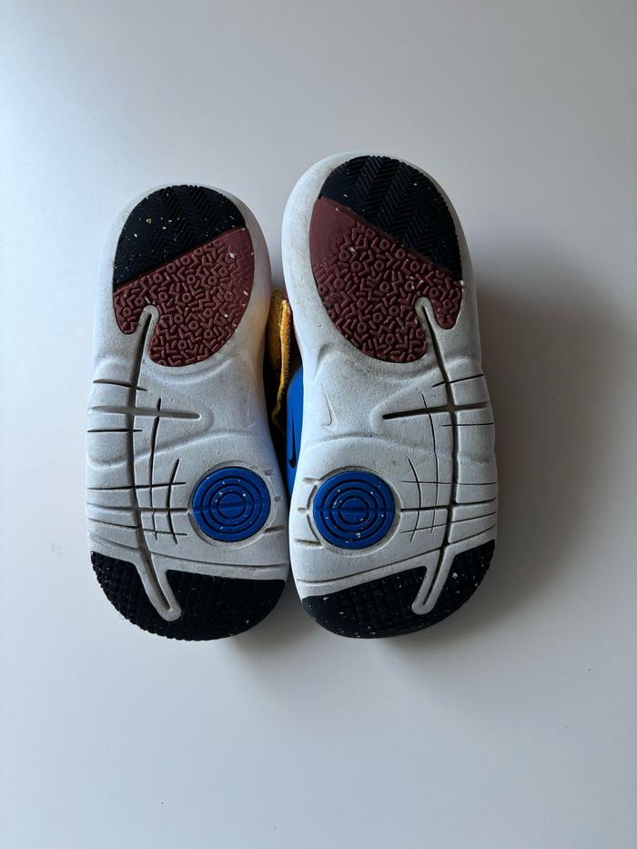 Chaussures Nike sportswear pointure 27 - photo numéro 3