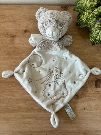 Doudou plat ours beige blanc motif lapin nuage simba toys