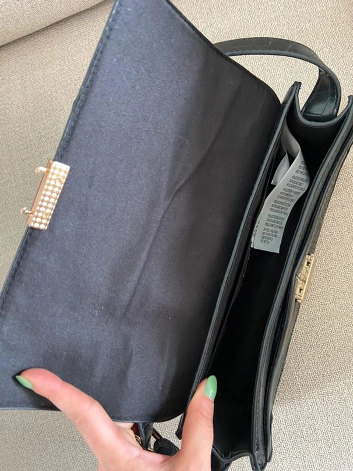 Sac à main baguette noir effet croco Kiabi - photo numéro 6