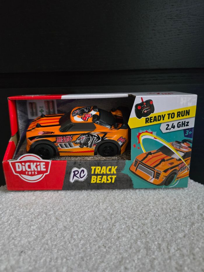 voiture télécommandée avec télécommande orange Dickie toys