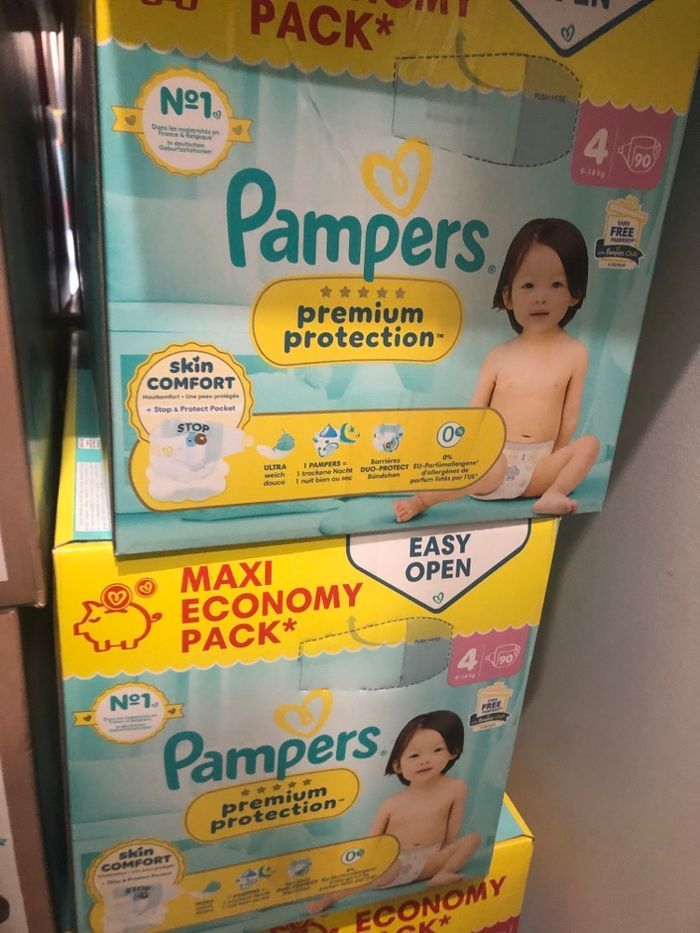Lot 2 cartons Pampers protection premium taille 4