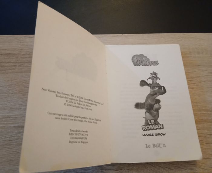 Livre nos voisins les hommes - photo numéro 3