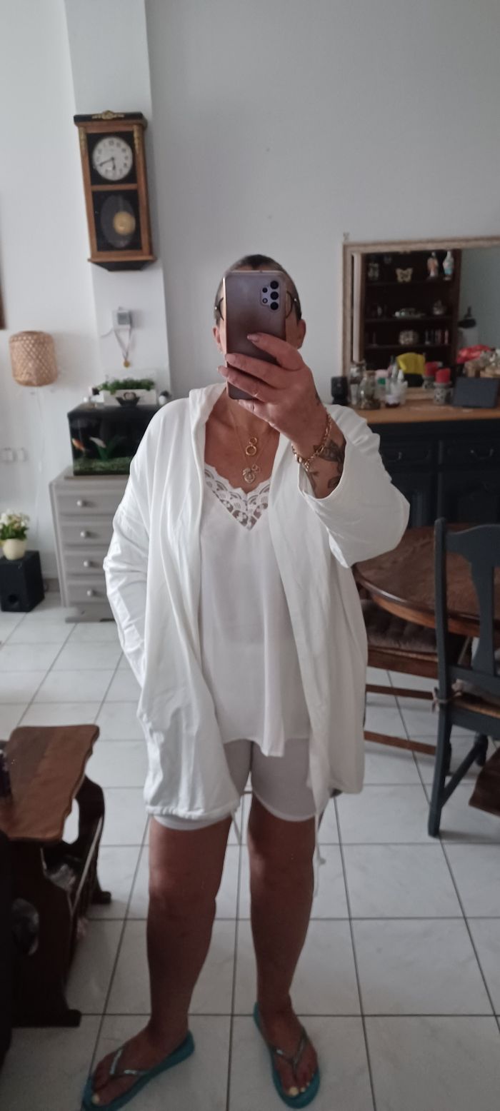Très jolie veste à capuche femme T U - photo numéro 6