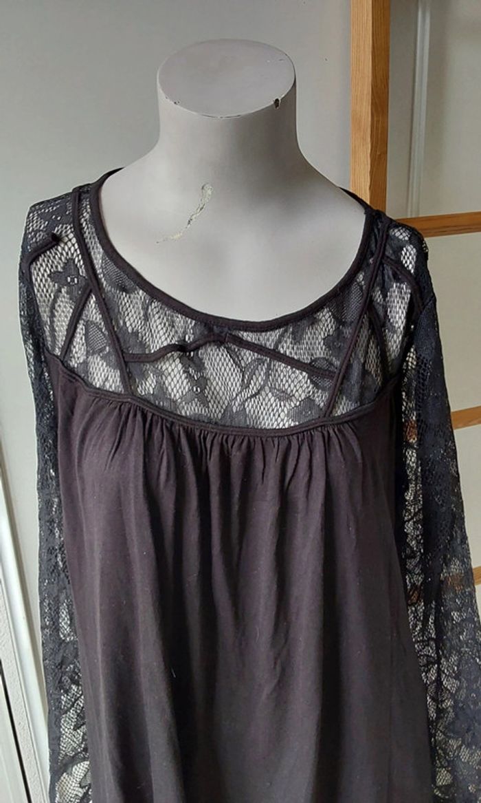 Blouse noire et dentelle T 40 - photo numéro 4