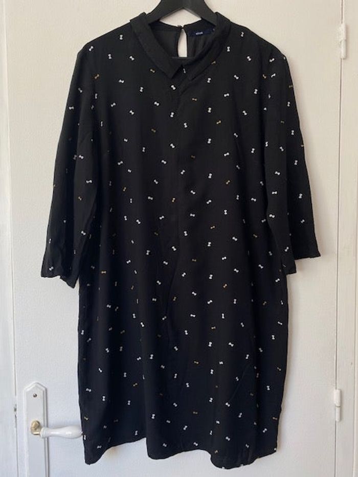Robe à motif col claudine