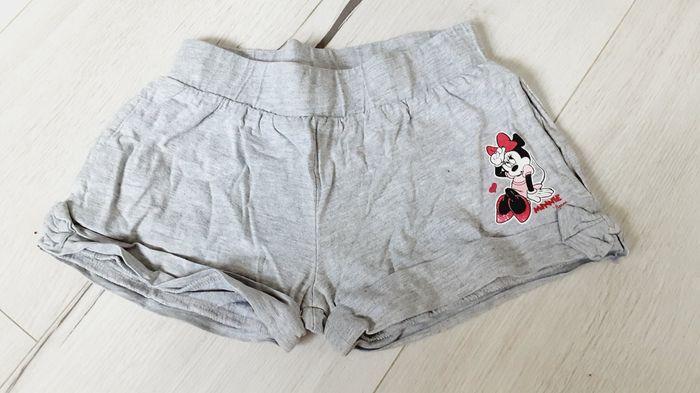 Vêtement fille short gris Minnie Mouse 6 ans - photo numéro 1