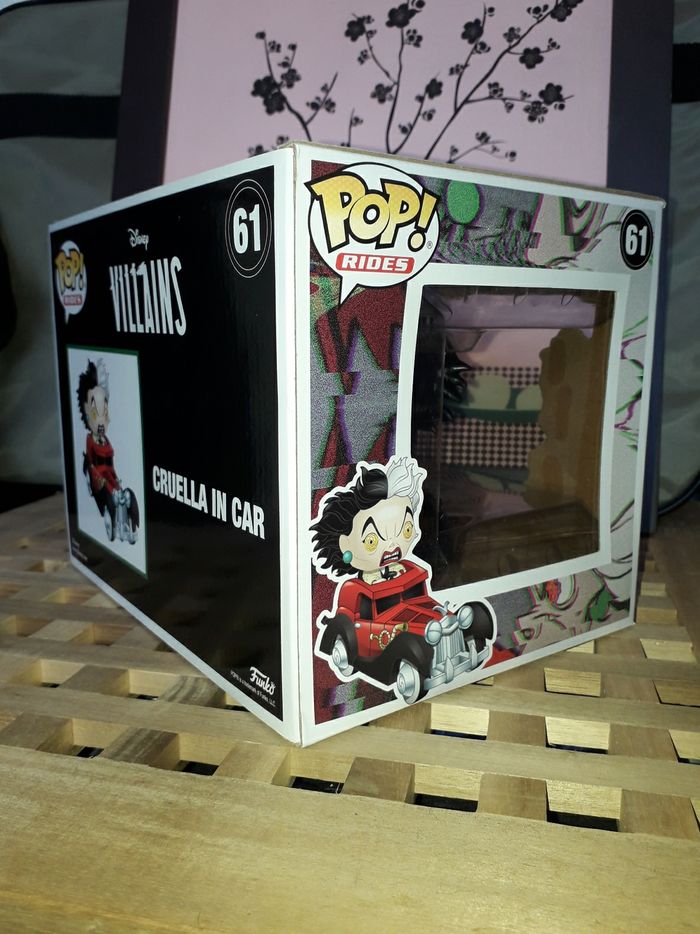 Funko Pop Rides numéro 61
Cruella d'Enfer Cruella de Vil in car 
Les 101 Dalmatiens Villains in car Disney  Special Edition - photo numéro 7