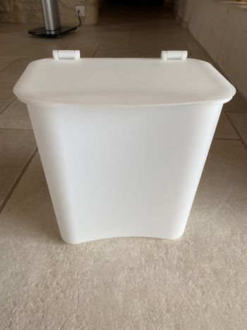 Poubelle table à langer