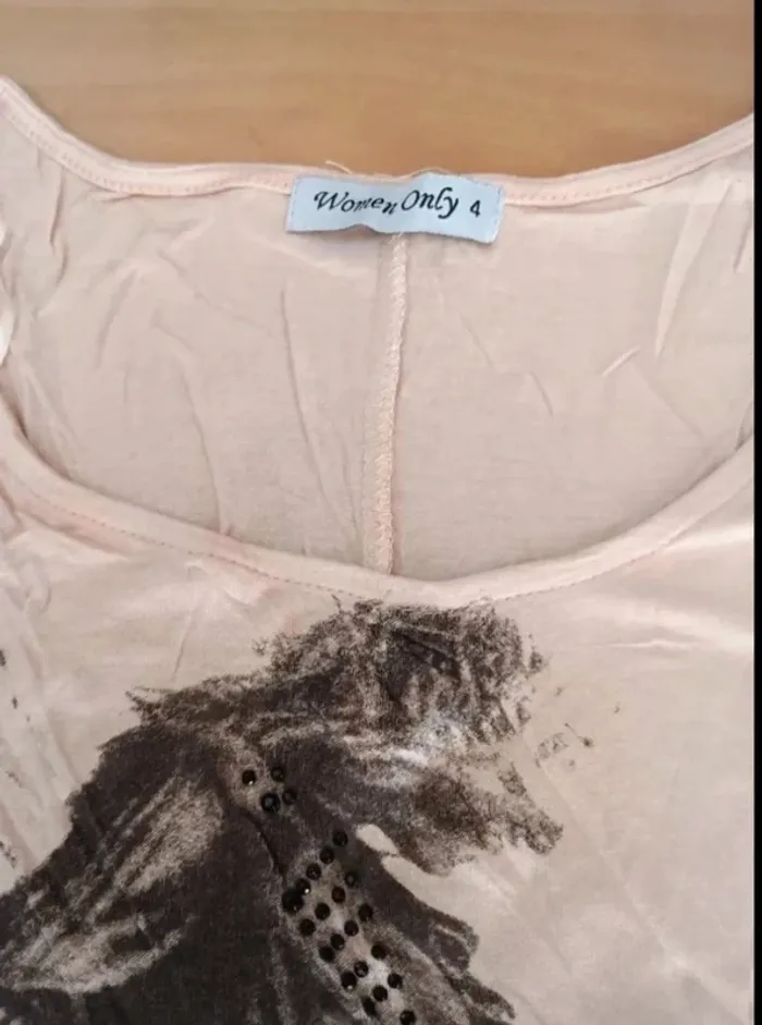 T-shirt taille 4 bon état - photo numéro 3