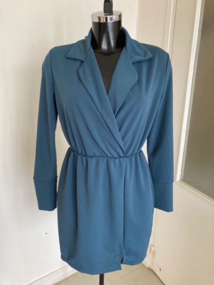 Robe classe chic tendance taille unique neuve