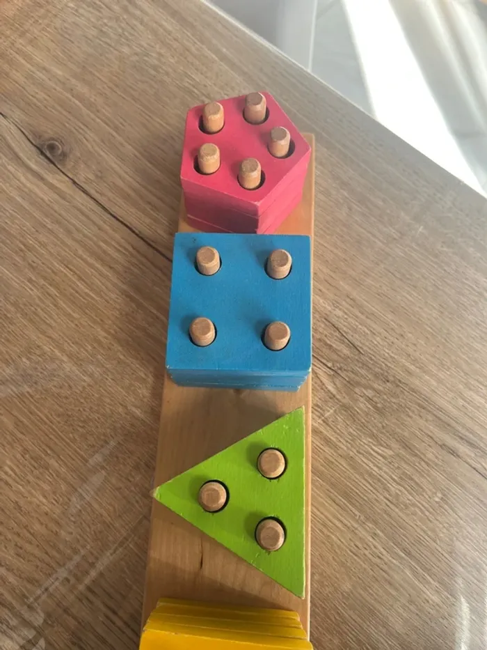 Jeu en bois empilage avec forme - photo numéro 3