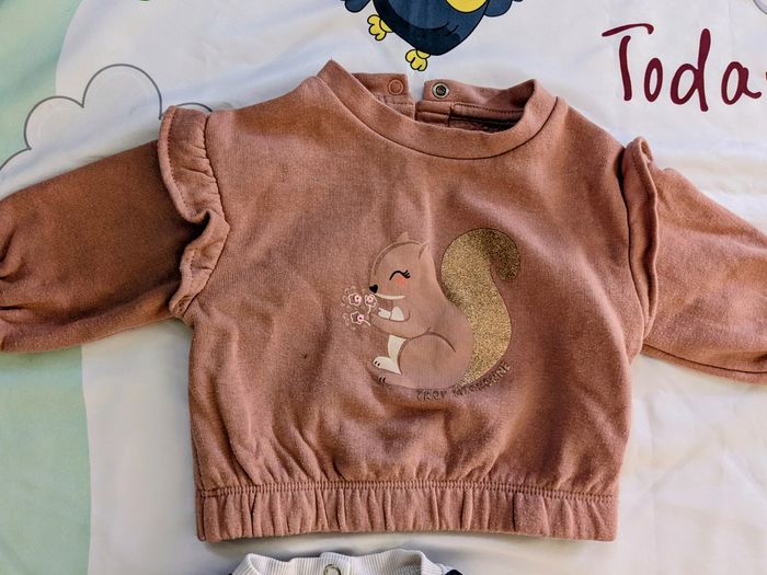 Lot hauts bébé fille 6 mois - photo numéro 3