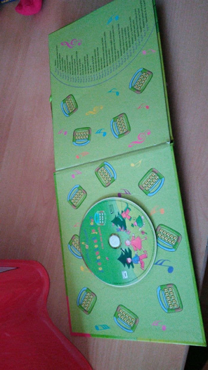 Lot livre cd hochet - photo numéro 3