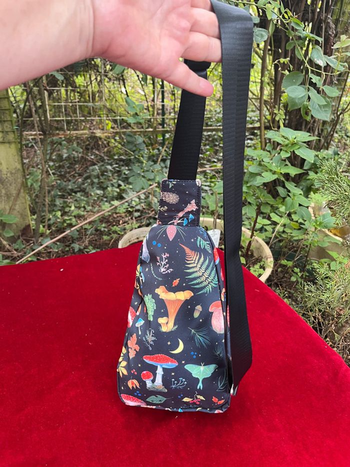 Mini sac à dos féérique – thème forêt enchantée & champignons d’automne - photo numéro 2