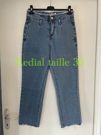 Jean court bleu taille haute coupe mom jambe large bas et haut frange Redial taille 36