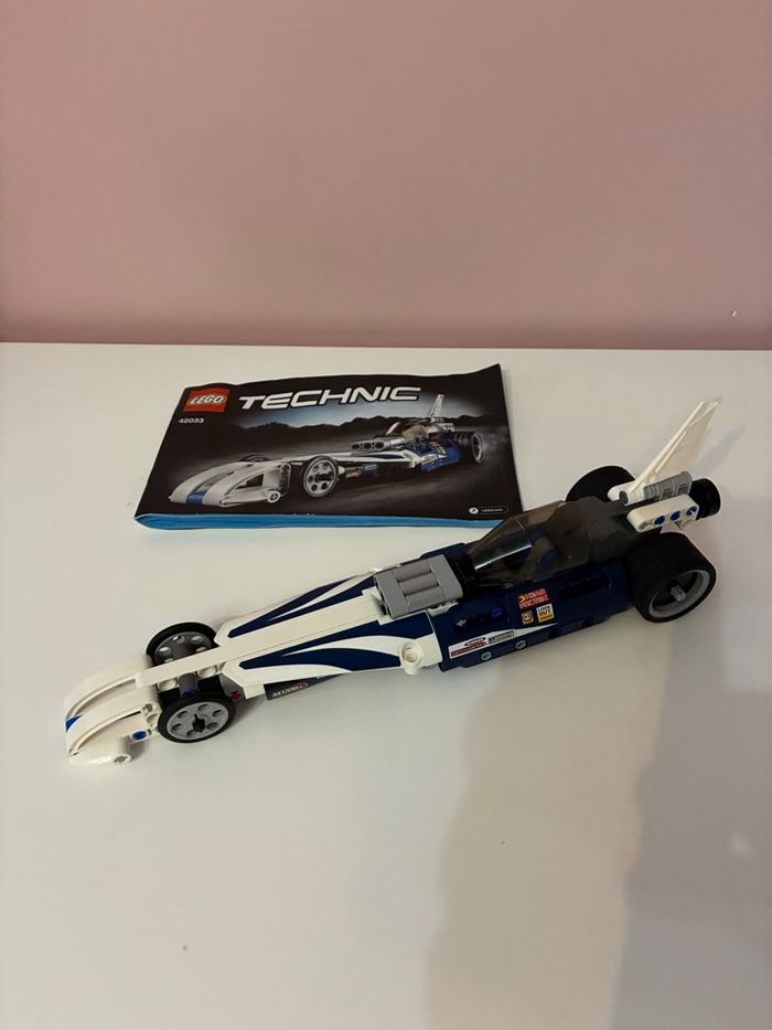 Lego Technic 42033 le bolide imbattable voiture