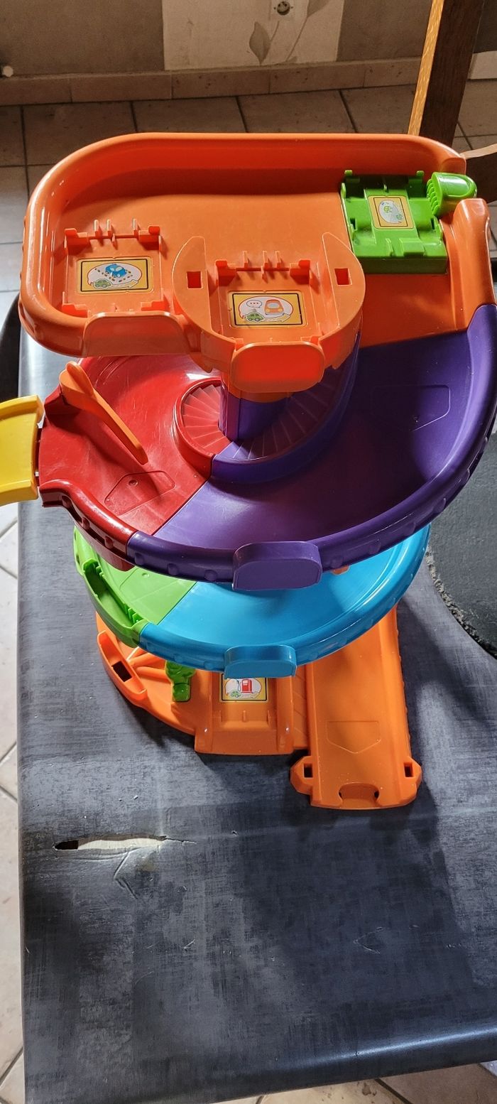 Mon premier parking tut tut bolide - photo numéro 2