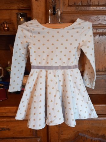 Robe longueur 46 cm.
