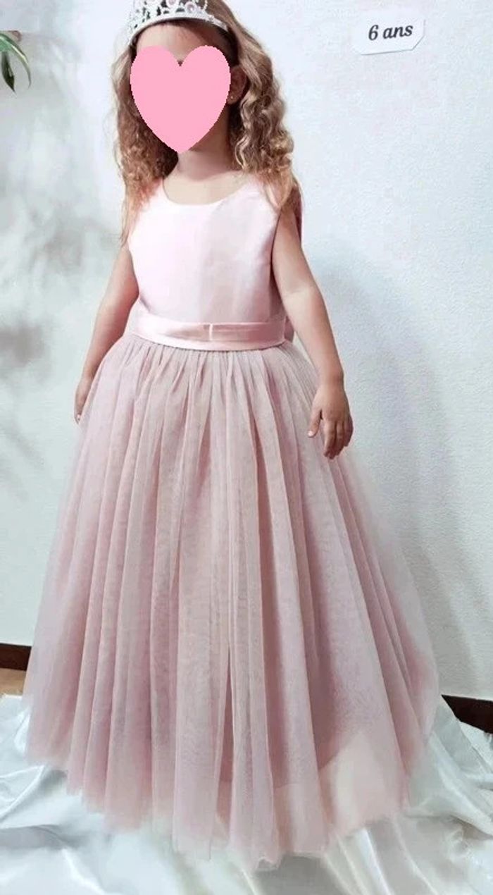 Magnifique robe NEUVE de cérémonie petite fille taille 6 ans - photo numéro 2