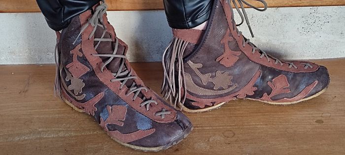 Belles chaussures bottines diesel 37