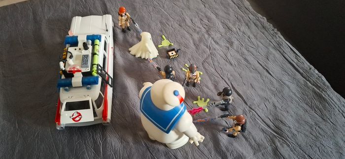 Lot Playmobil "SOS Fantômes" - Voiture Ecto-1, Marshmallow Man, 5 Personnages et Accessoires - photo numéro 7