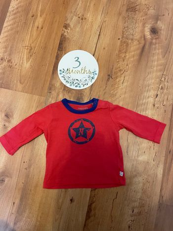 T-shirt manches longues rouge taille 3 mois