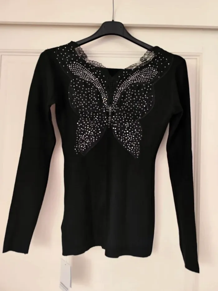 Pull noir dos papillon taille unique 36/38 neuf - photo numéro 2