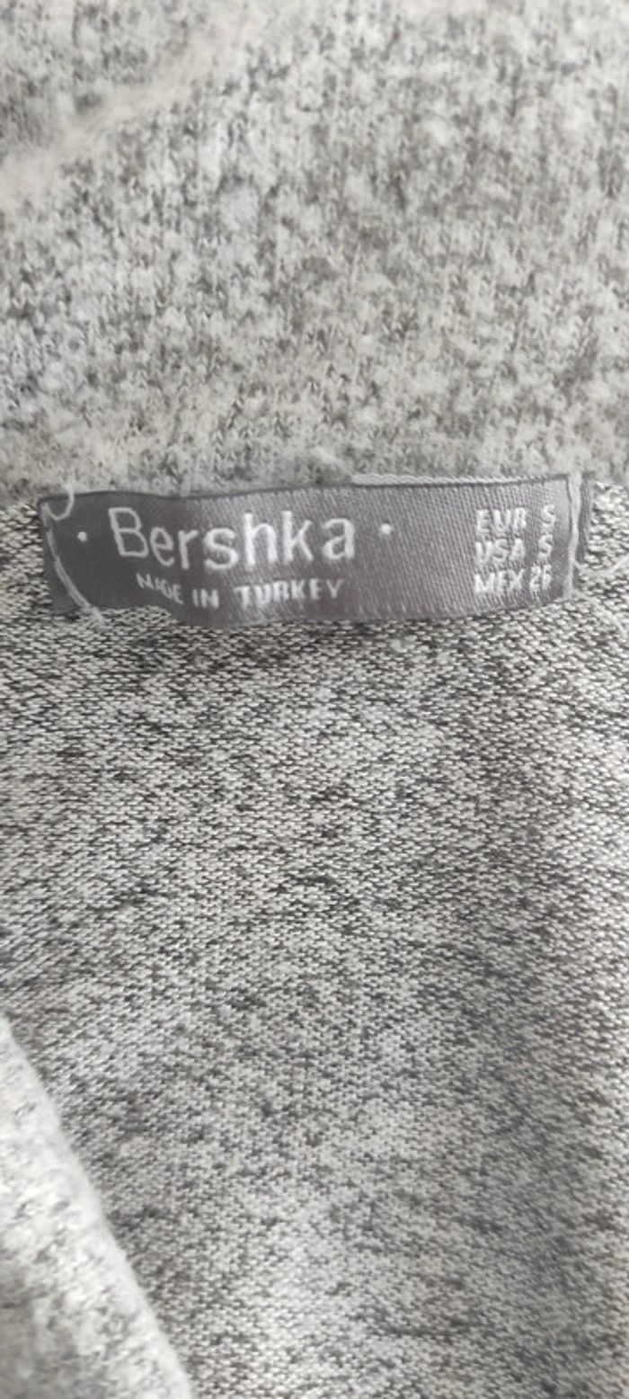 💐Pull  - Bershka - taille S - Très bon état💐 - photo numéro 3