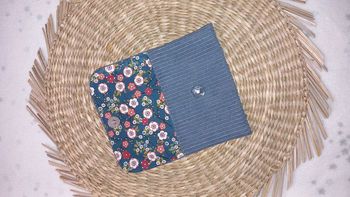 pochette souple avec fermeture aimantée