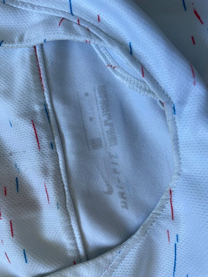 À vendre en l’état 3 maillots de football - photo numéro 6
