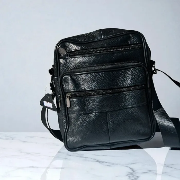 Sacoche cuir noir véritable noire neuve