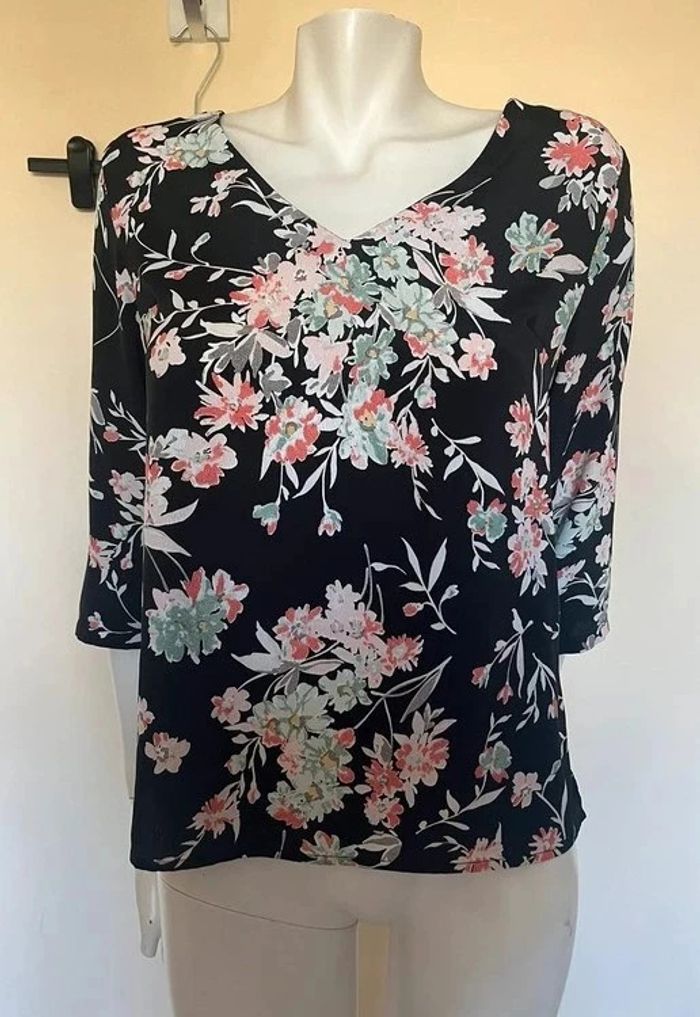 🍠Blouse noir fleurie 🍠- photo numéro 1