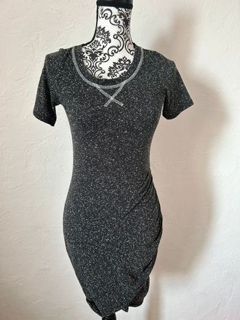 Robe grise manches courtes 🥰 taille 36 pimkie