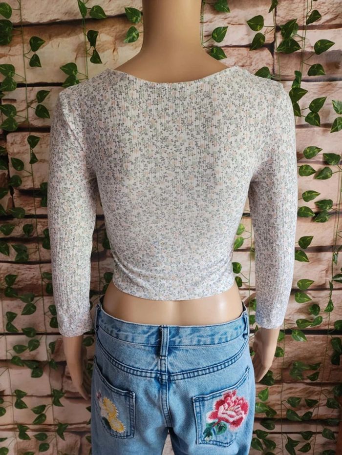 🌸Croptop Fleurie Don’t Call me Jennyfer Taille 34🌸 - photo numéro 3