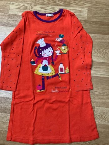 Chemise de nuit. Manches longues. Rouge.