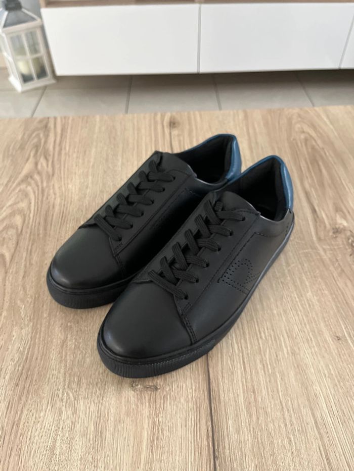 Paire de basket de service en cuir Robur taille 38 neuve