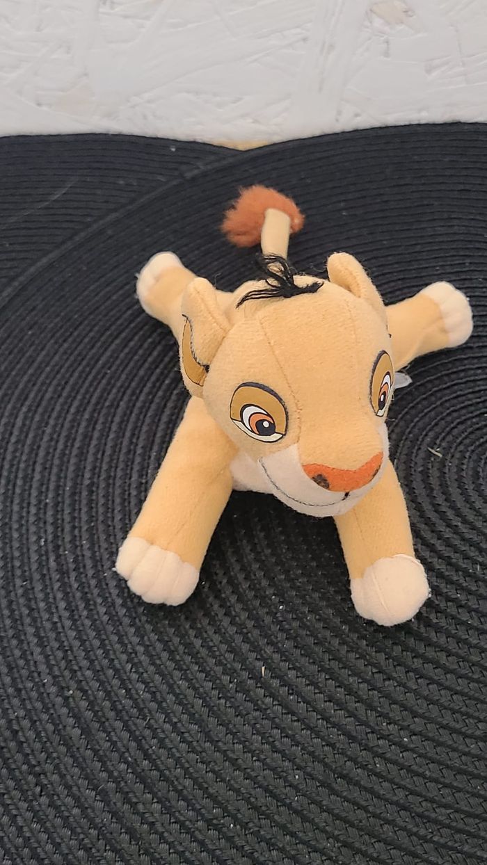 Peluche doudou Le Roi Lion Kovu Simba Jemini allonge 20 cm - photo numéro 4